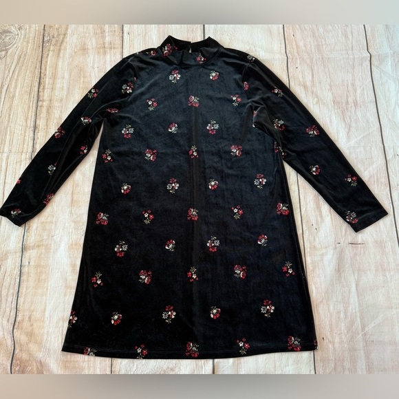 LOFT Dresses & Skirts - LOFT Women's Velvet Mockneck Shift Dress Black Floral, Size Large Long Sleeve